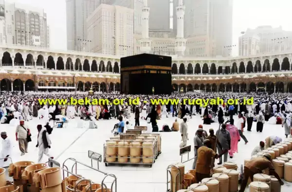 Ramadan Ke-19: I&rsquo;tikaf Tempatnya di Masjid, Bukan di Rumah